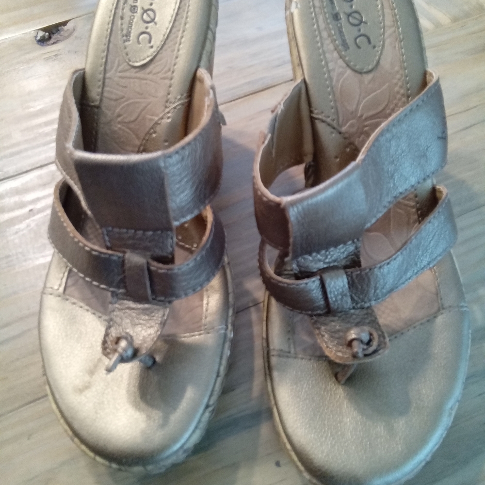 B.O.C Born Concept Cork Wedge Women's Sandals 3 1/2" Heel Size 7. Toe Th…